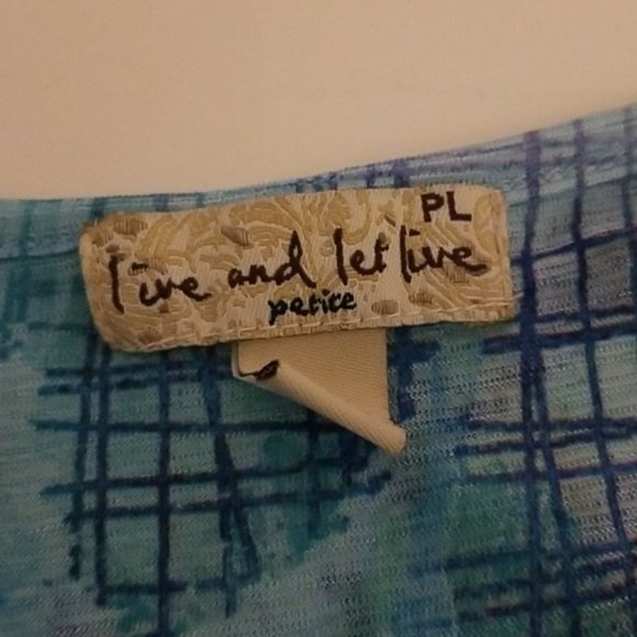 LIVE and let live top - Picture 3 of 6